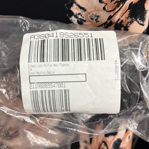 Gibson-  Ruffle V Neck 3/4 Sleeve Tulip hem Black & Peach Lined Blouse m… - Picture 9 of 9